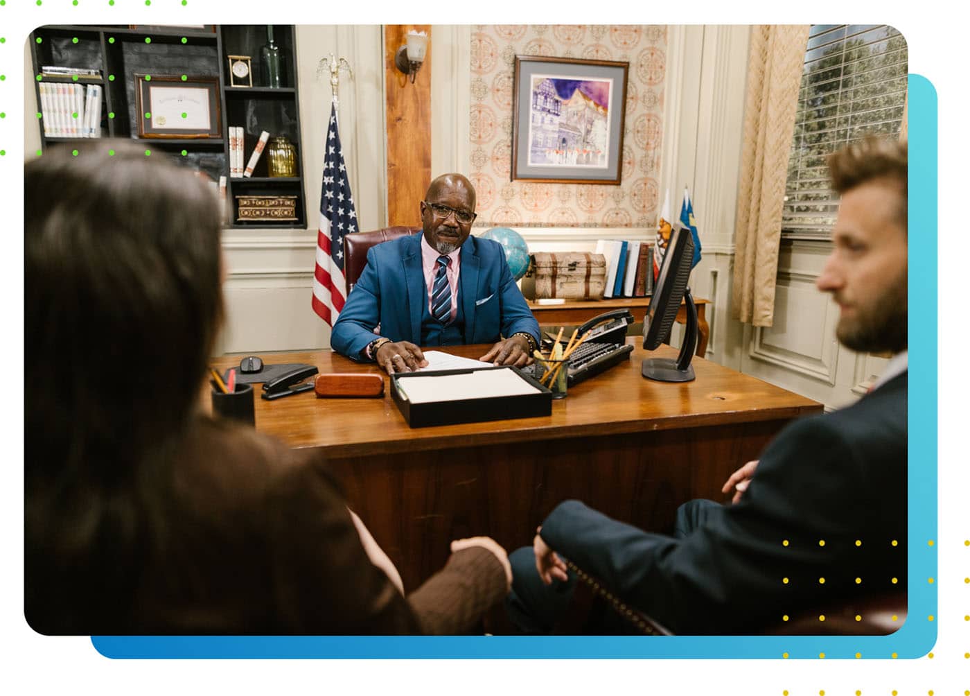 Lawyers-discussing-in-an-office-2